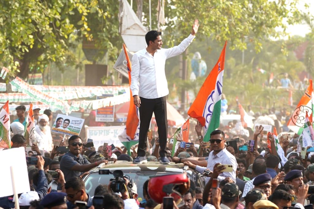Mamata Banerjee Nomination: Insights from the Road March in Kolkata