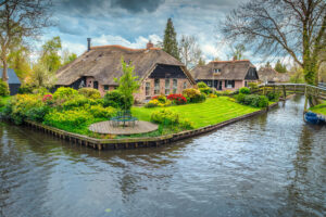 Giethoorn: The Enchanting Fairytale Village of Canals and Boats